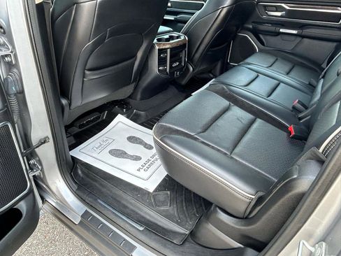 Used 2019 RAM 1500 Laramie AWD/4WD image 9