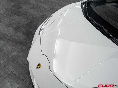 Used 2023 Lamborghini Huracan EVO image 9