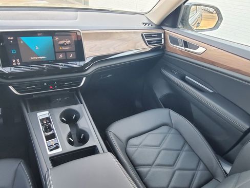 New 2026 Volkswagen Atlas SE FWD image 13