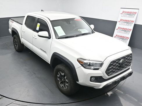 Used 2022 Toyota Tacoma TRD Off-Road w/ Technology Package image 23