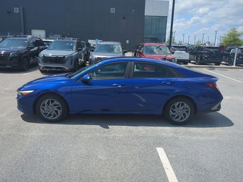 Used 2024 Hyundai Elantra SEL FWD image 7