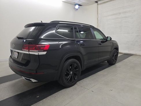 Used 2023 Volkswagen Atlas SE w/ Panoramic Sunroof Package image 2