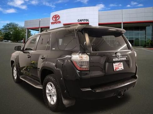 Used 2018 Toyota 4Runner SR5 Premium RWD image 5