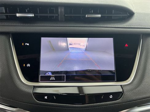 Used 2025 Cadillac XT5 Premium Luxury image 14