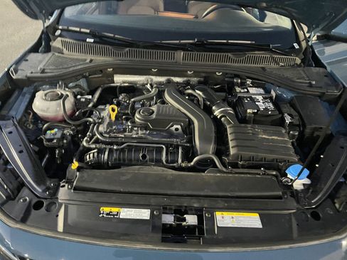 Used 2025 Volkswagen Jetta SE image 31