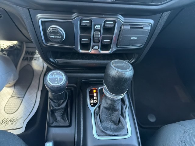Used 2021 Jeep Gladiator Sport AWD/4WD image 16
