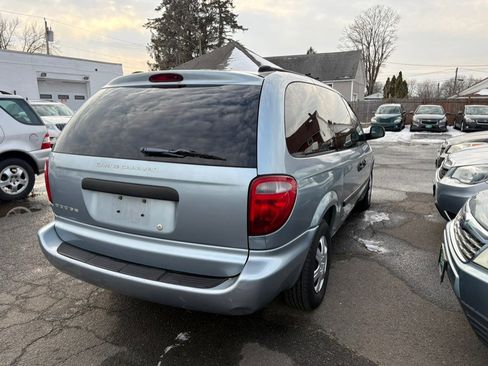 Used 2005 Dodge Grand Caravan SE w/ Popular Equipment Group I image 4