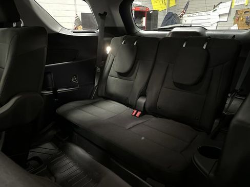 Used 2022 Ford Explorer XLT image 26