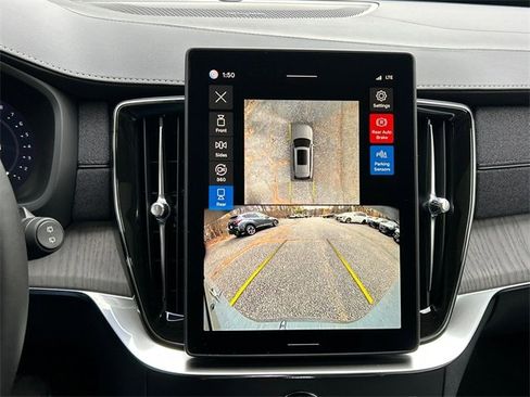 New 2026 Volvo XC90 B6 Ultra w/ Protection Package image 15