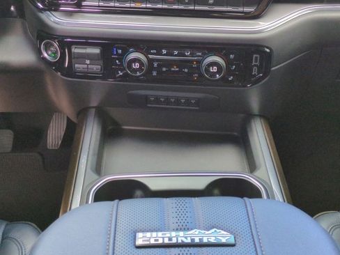 Used 2025 Chevrolet Silverado 3500 High Country w/ Technology Package image 19