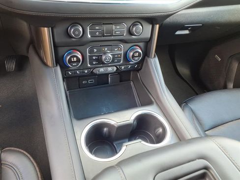 Used 2024 Chevrolet Tahoe High Country image 32