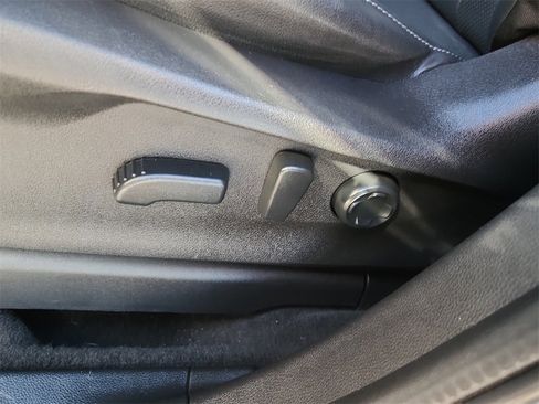 Used 2023 Subaru Ascent Limited w/ Technology Package image 8