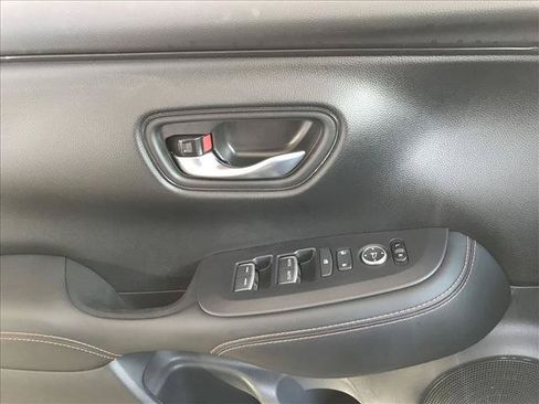 Used 2025 Honda HR-V Sport image 11