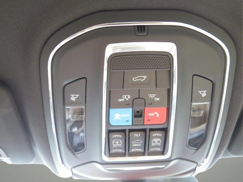 Used 2024 Jeep Grand Cherokee Limited AWD/4WD image 20