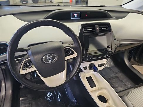 Used 2017 Toyota Prius Three image 16