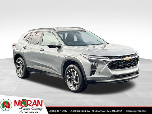 Certified 2024 Chevrolet Trax LT w/ Driver Confidence Package image 8