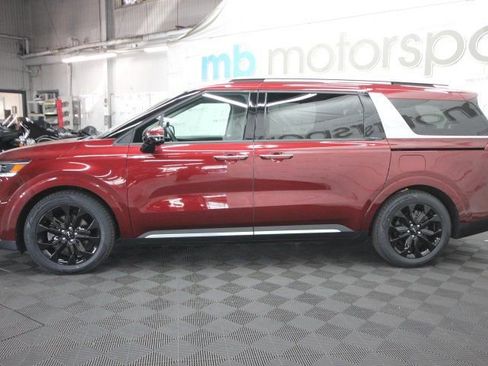 Used 2022 Kia Carnival SX image 2