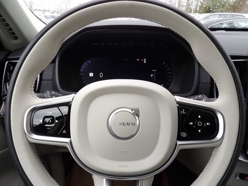 New 2026 Volvo XC90 T8 Ultra w/ Protection Package Premier AWD/4WD image 16