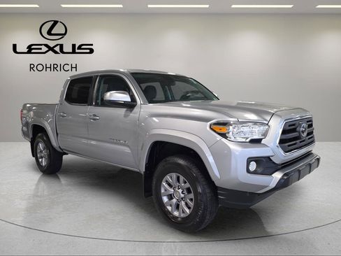 Used 2019 Toyota Tacoma Limited image 4