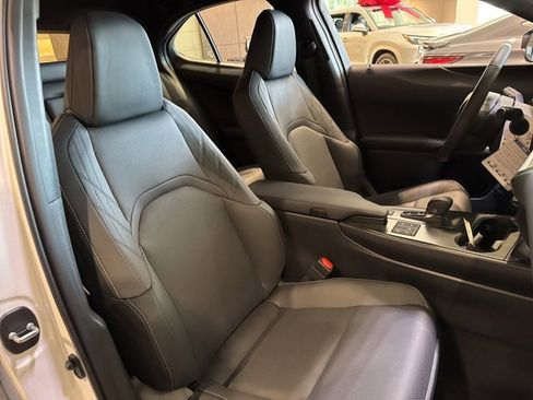 New 2025 Lexus UX 300h AWD image 49