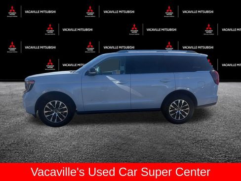 Used 2025 Ford Expedition Platinum AWD/4WD image 2