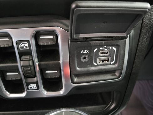 Used 2023 Jeep Wrangler Unlimited Sport AWD/4WD image 45