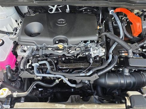 Used 2025 Toyota Sienna Platinum image 24