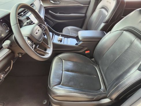 Used 2023 Jeep Grand Cherokee L Overland AWD/4WD image 15