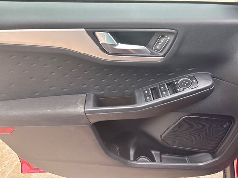 Used 2020 Ford Escape SE FWD image 12