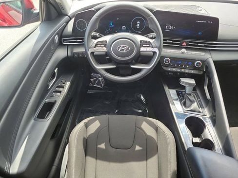 Certified 2023 Hyundai Elantra SEL w/ Convenience Package image 13