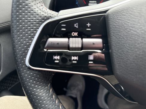 Certified 2024 Nissan Ariya AWD image 28