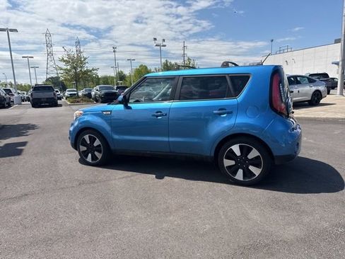 Used 2019 Kia Soul + FWD image 13