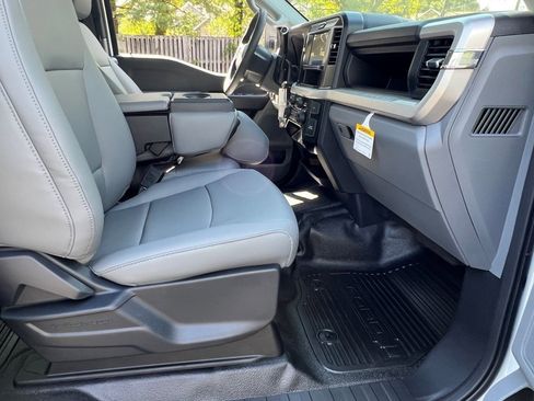 New 2026 Ford F250 XL w/ XL Off-Road Package image 9
