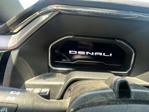 Used 2025 GMC Sierra 1500 Denali AWD/4WD image 8