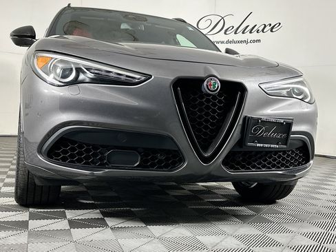 Used 2022 Alfa Romeo Stelvio Veloce image 26