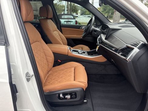 Used 2026 BMW X5 xDrive40i w/ M Sport Package AWD/4WD image 17