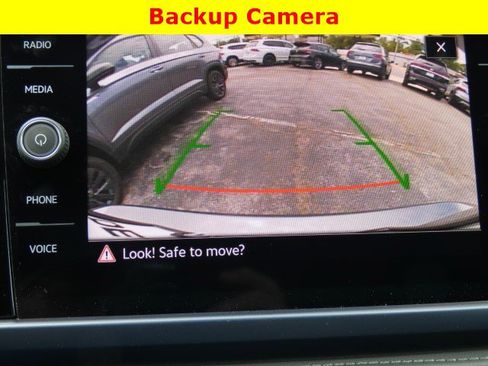 New 2024 Volkswagen Taos SE image 15