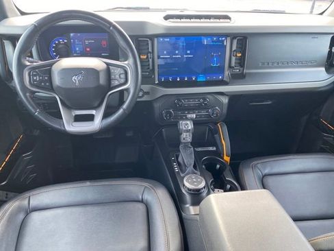 Used 2022 Ford Bronco Badlands image 6