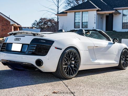 Used 2015 Audi R8 V8 w/ Full Leather Package image 8