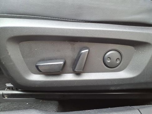 Used 2024 Mitsubishi Outlander SE image 15