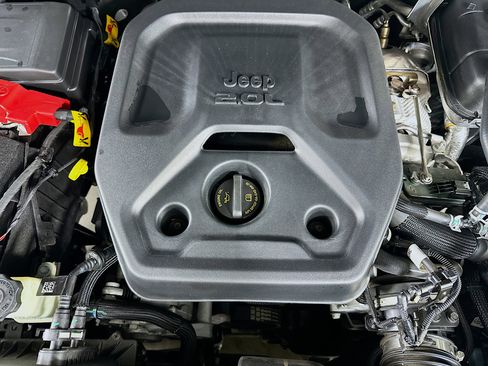 Used 2023 Jeep Wrangler Unlimited Sahara AWD/4WD image 32