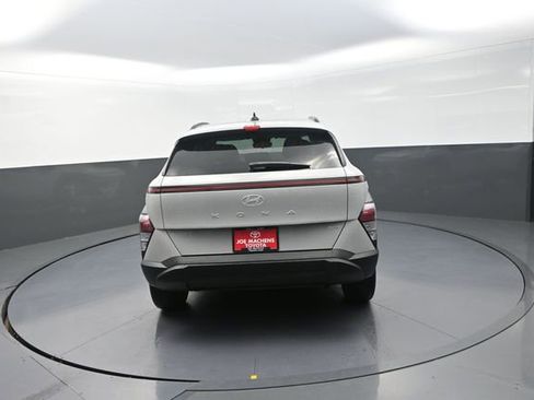 Used 2025 Hyundai Kona SEL AWD/4WD image 56