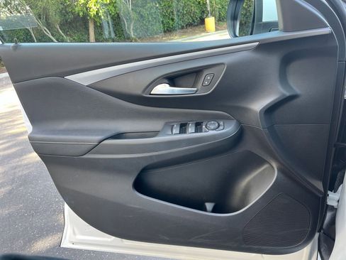 Used 2025 Buick Envista Preferred image 18