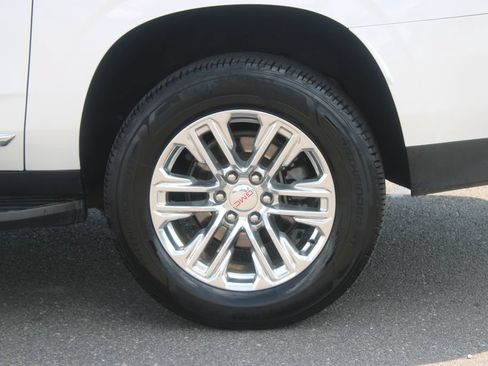 Used 2022 GMC Yukon XL SLT w/ SLT Premium Package RWD image 22
