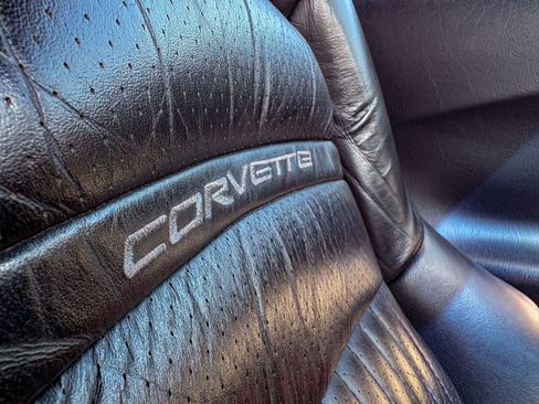 Used 2000 Chevrolet Corvette Convertible w/ Memory Pkg image 24