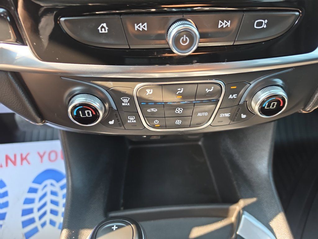 Used 2020 Chevrolet Traverse RS FWD image 17