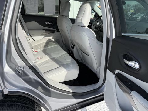 Used 2022 Jeep Cherokee Latitude Lux image 12