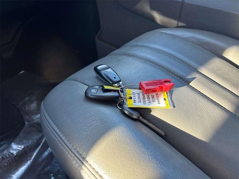 Used 2023 Chevrolet Express 4500 Extended w/ Power Convenience Package image 24