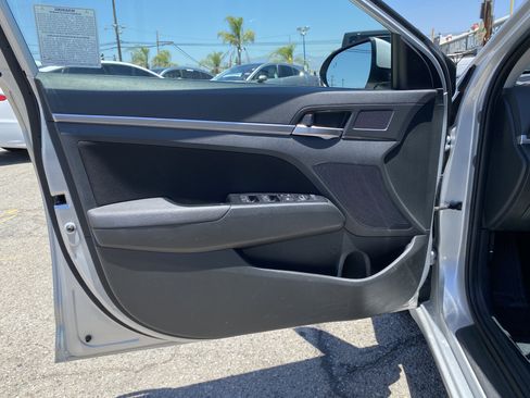 Used 2020 Hyundai Elantra SEL w/ Cargo Package (C1) FWD image 14