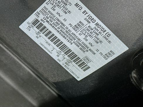 Used 2025 Ford Explorer Platinum w/ LUX Leather Package image 12